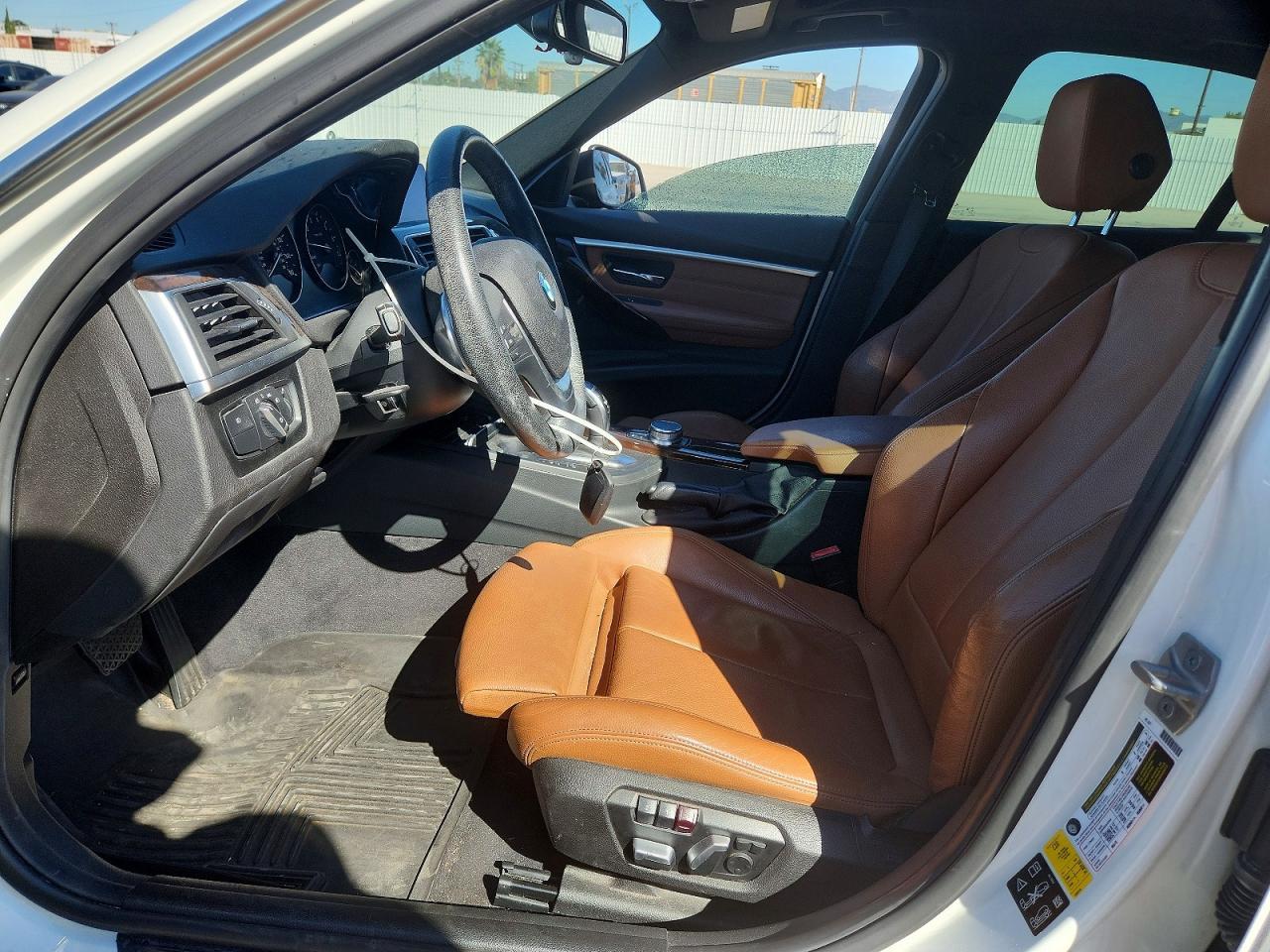 2017 BMW Seria 3 330i - zdjęcie 7