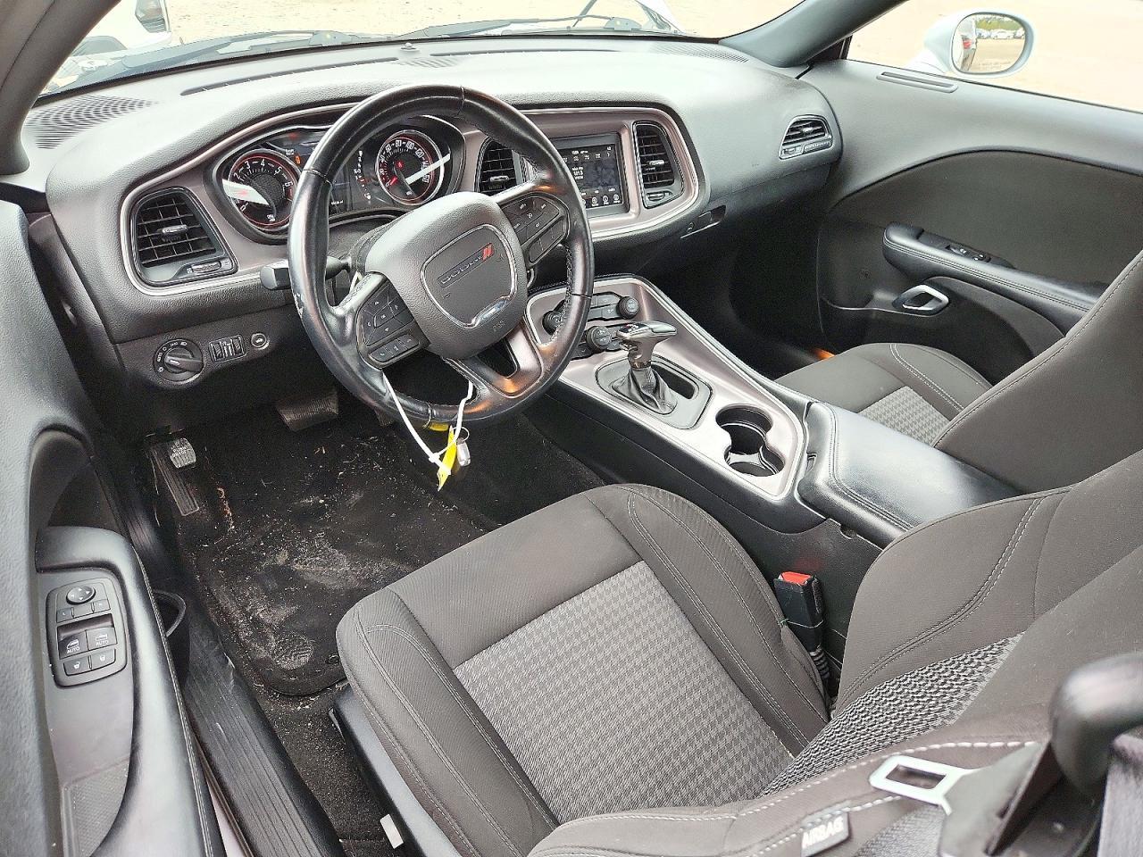 2022 Dodge Challenger Sxt - zdjęcie 8