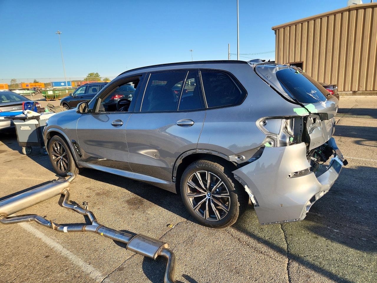 2026 BMW X5 xDrive40I - zdjęcie 2
