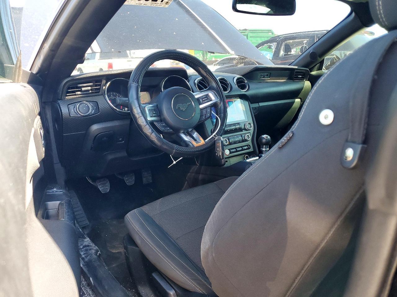 2016 Ford Mustang - zdjęcie 8