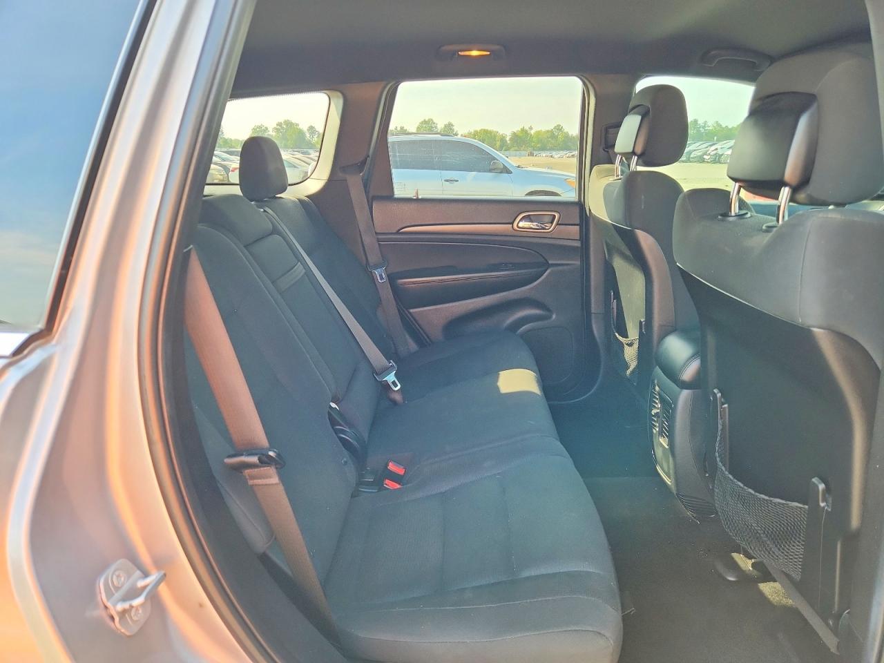 2014 Jeep Grand Cherokee Laredo - zdjęcie 11