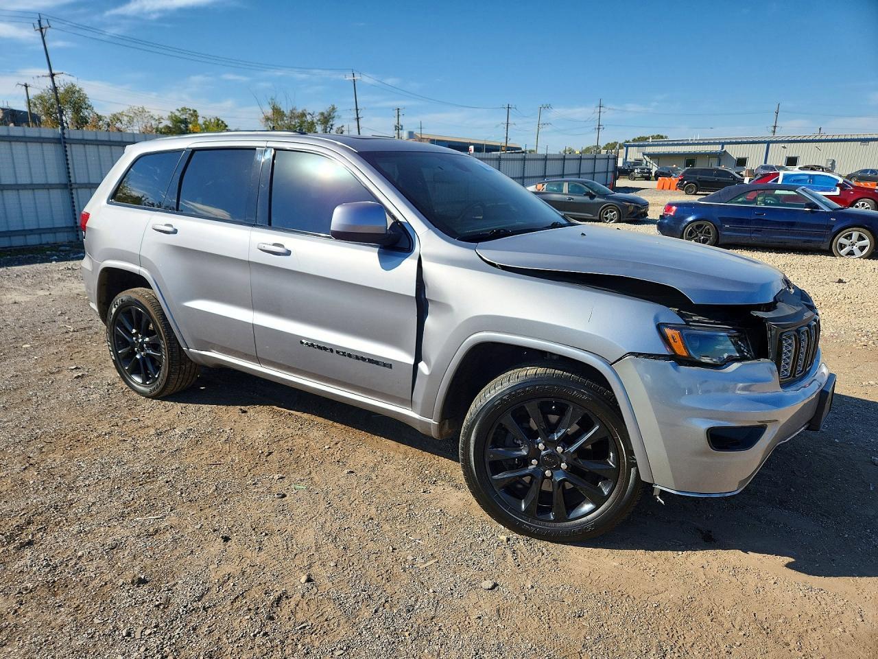 2021 Jeep Grand Cherokee Laredo - zdjęcie 4