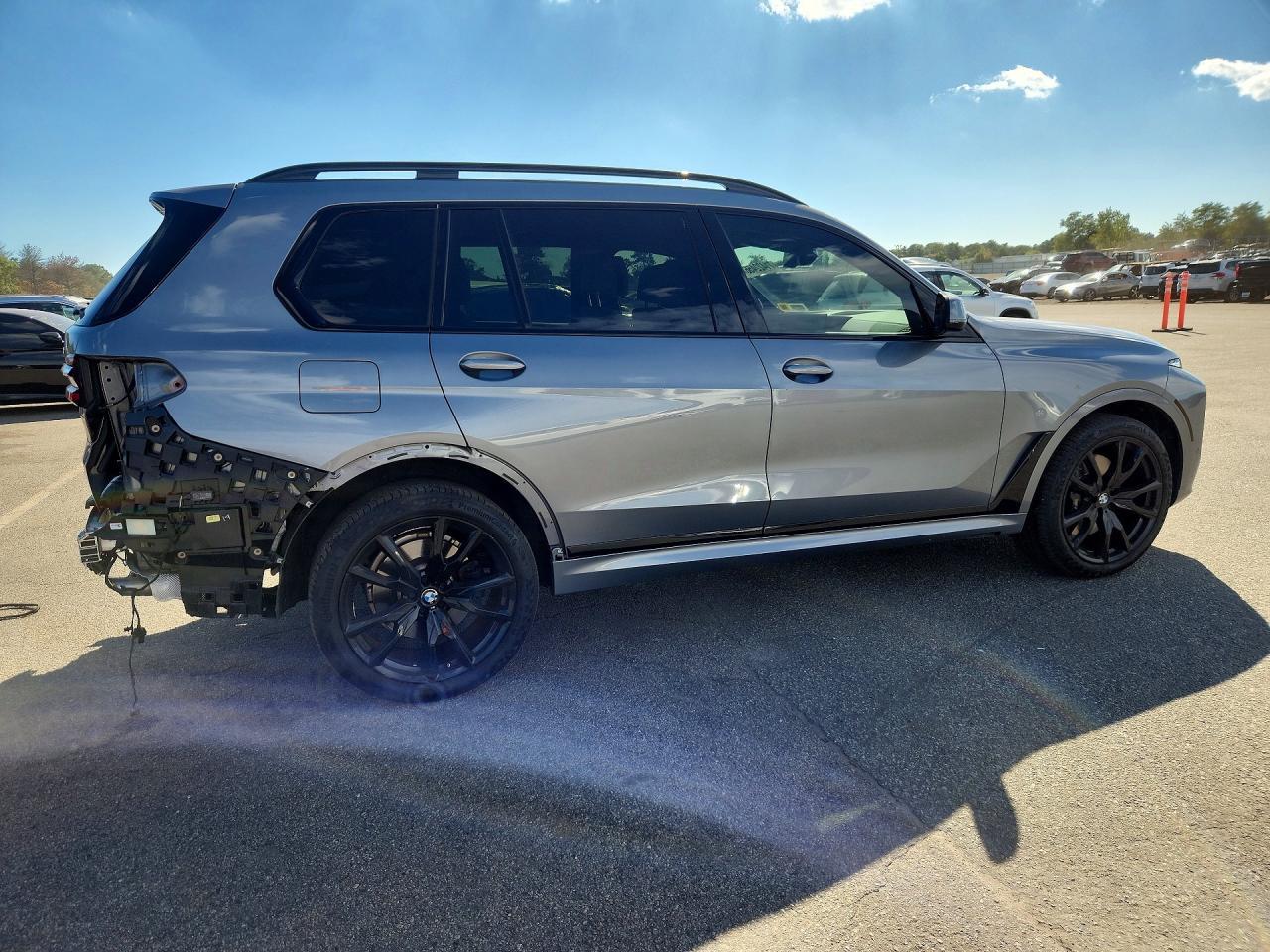 2023 BMW X7 xDrive40I - zdjęcie 3