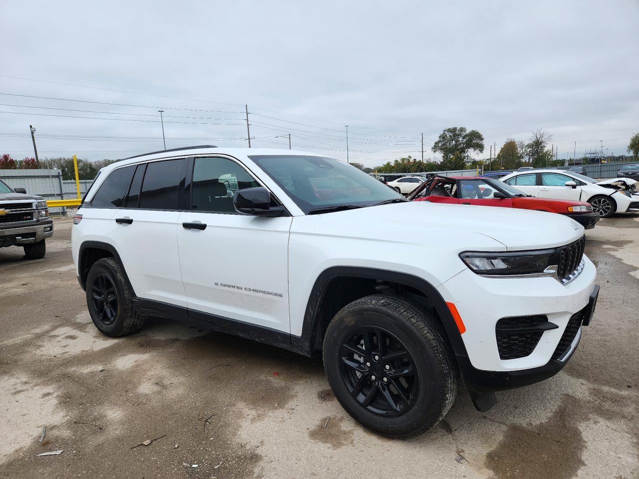 2025 Jeep Grand Cherokee Laredo - zdjęcie 4