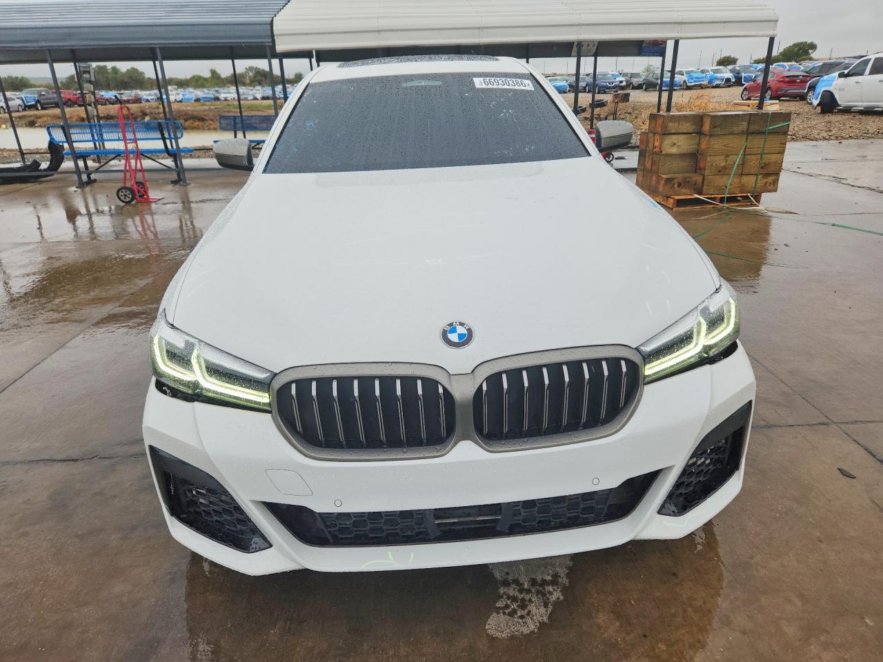 2022 BMW Seria 5 M550i - zdjęcie 5