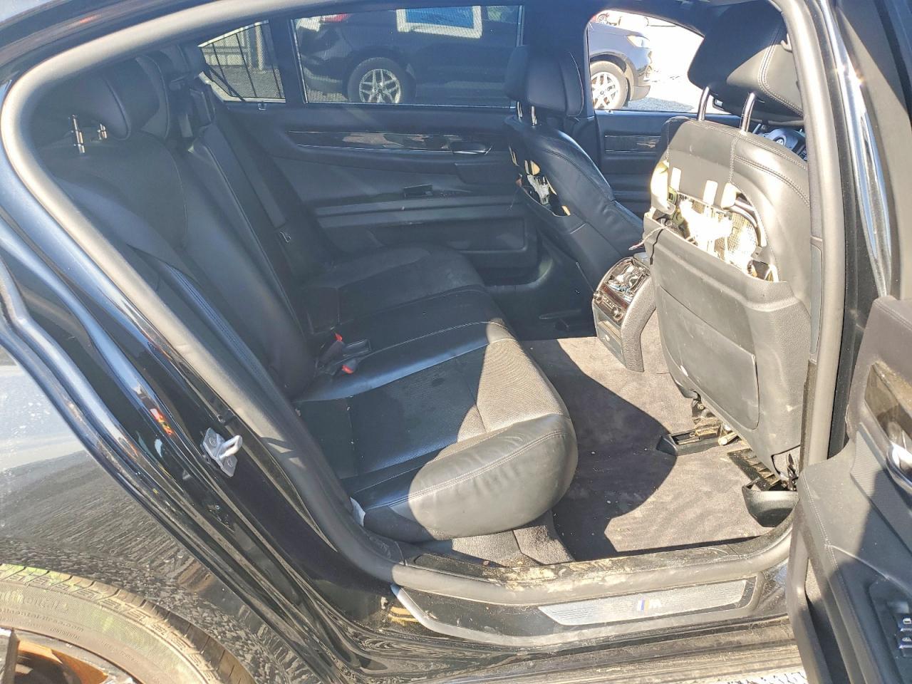2014 BMW 750 Li - zdjęcie 10