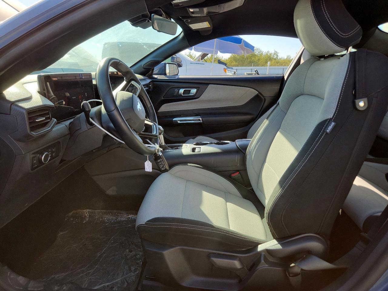 2024 Ford Mustang - zdjęcie 7