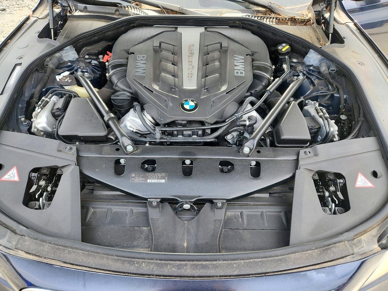 2015 BMW 750 Li - zdjęcie 11