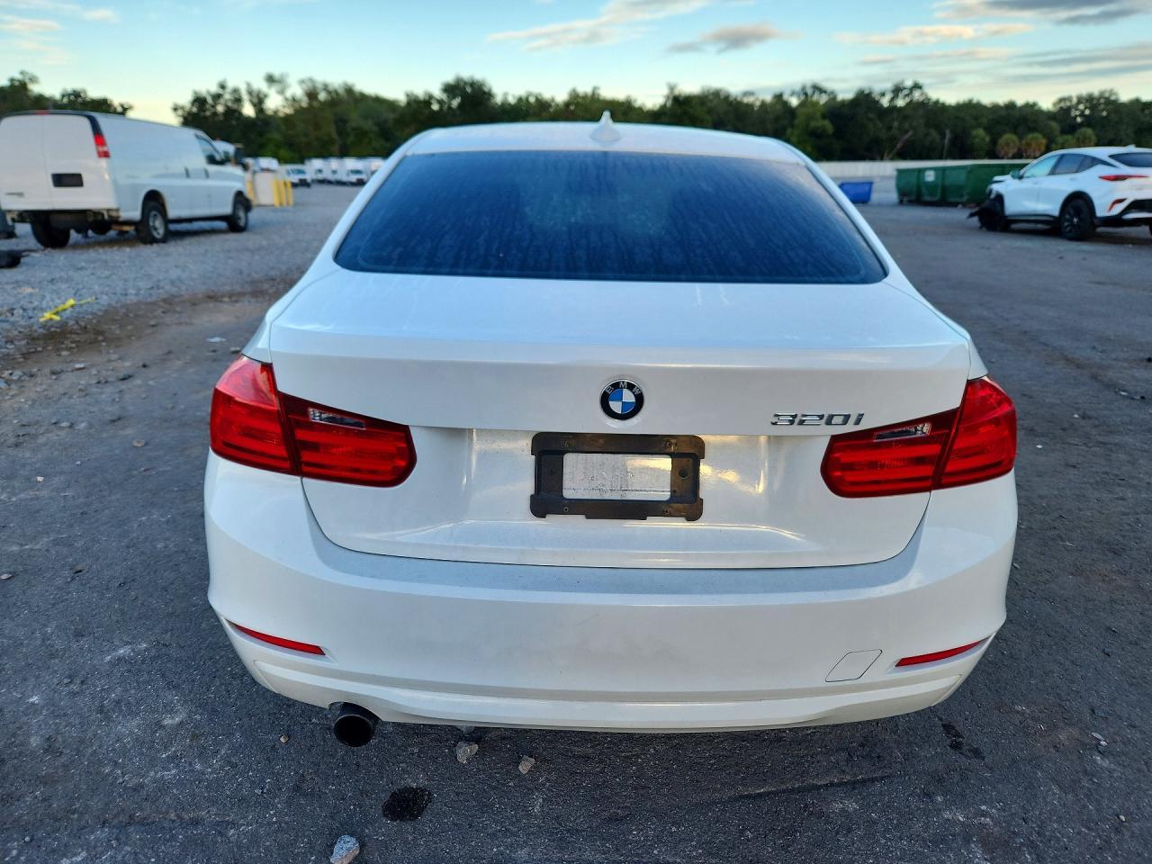 2013 BMW 320 I - zdjęcie 6