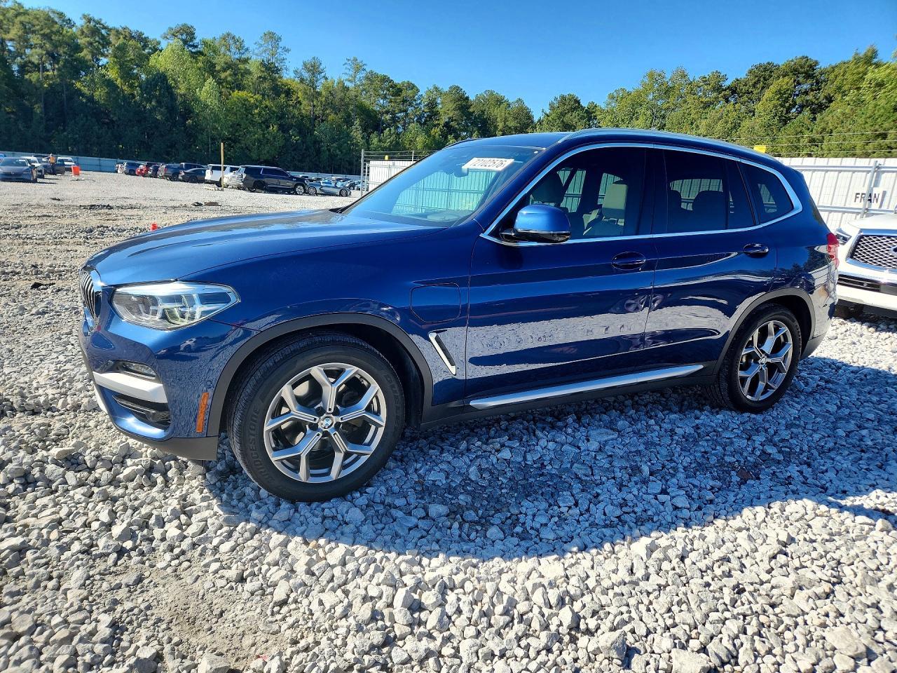 2021 BMW X3 xDrive30E - zdjęcie główne