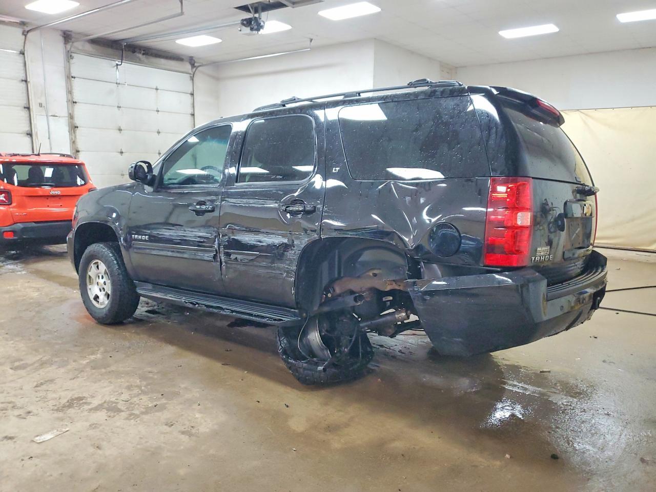 2013 Chevrolet Tahoe C1500 Lt - zdjęcie 2