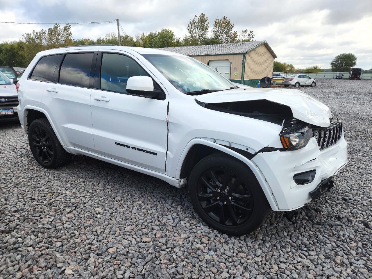 2021 Jeep Grand Cherokee Laredo - zdjęcie 4
