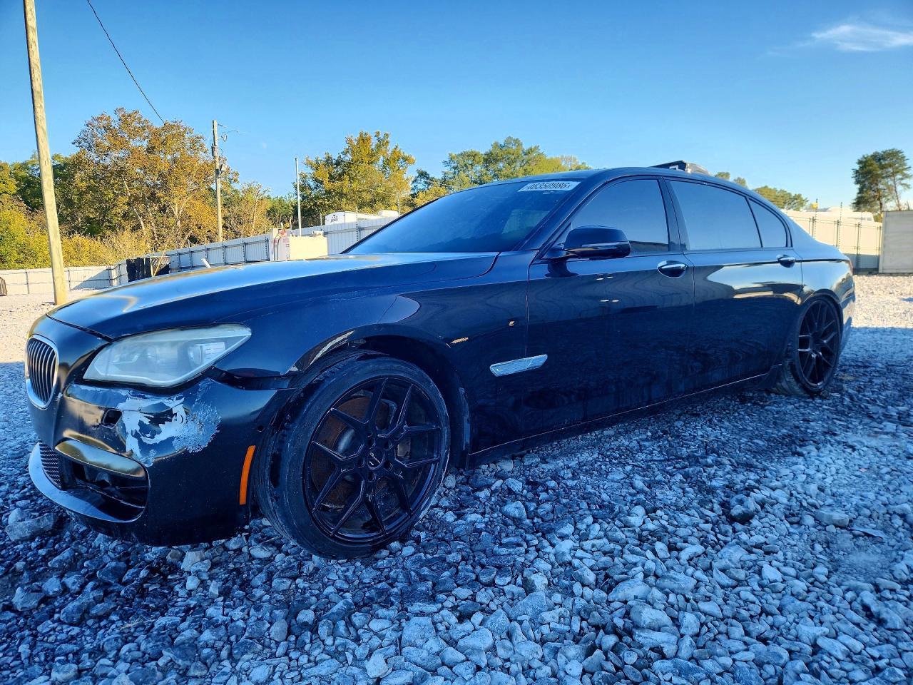 2014 BMW 750 Li - zdjęcie główne