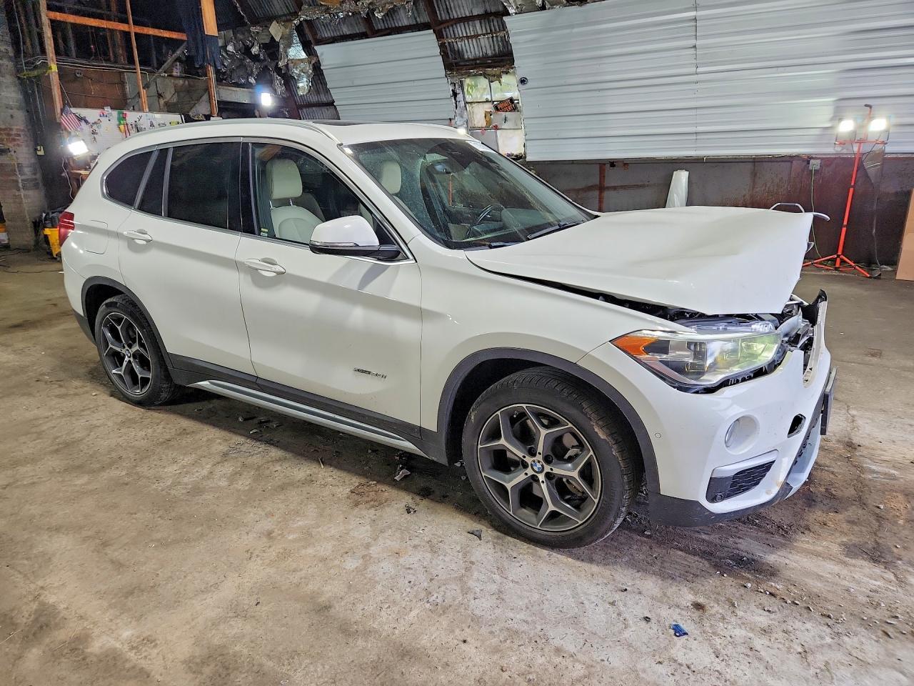 2017 BMW X1 xDrive28I - zdjęcie 4