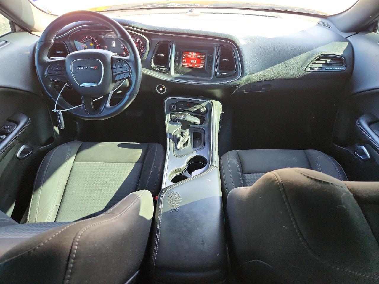 2017 Dodge Challenger Sxt - zdjęcie 8
