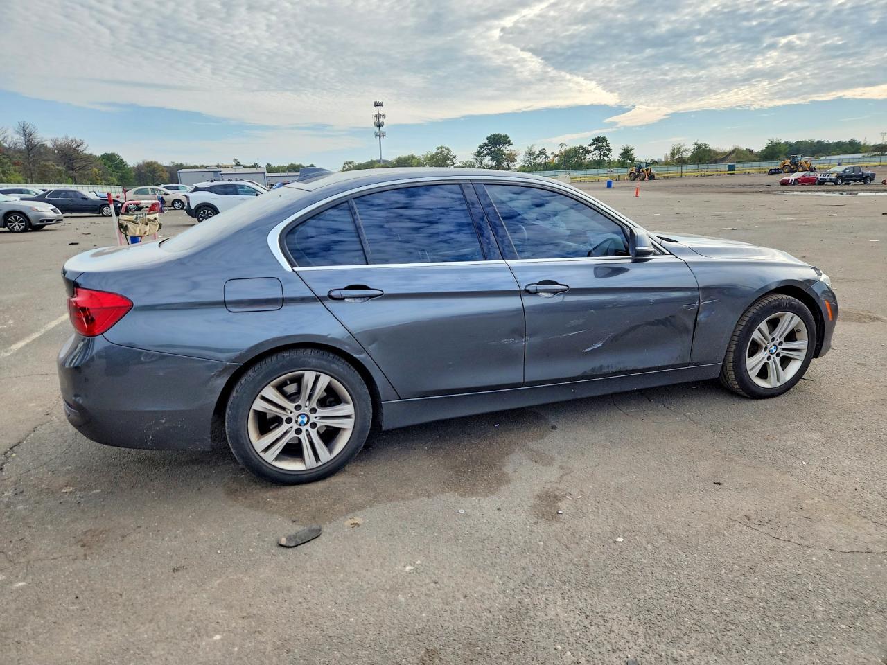 2018 BMW 330 I - zdjęcie 3