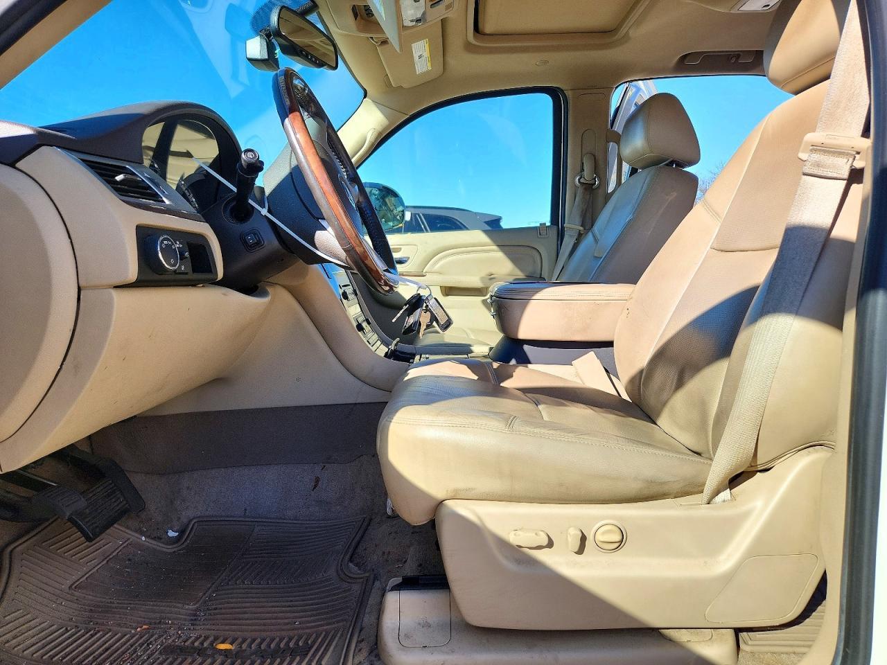 2014 Cadillac Escalade Luxury - zdjęcie 7