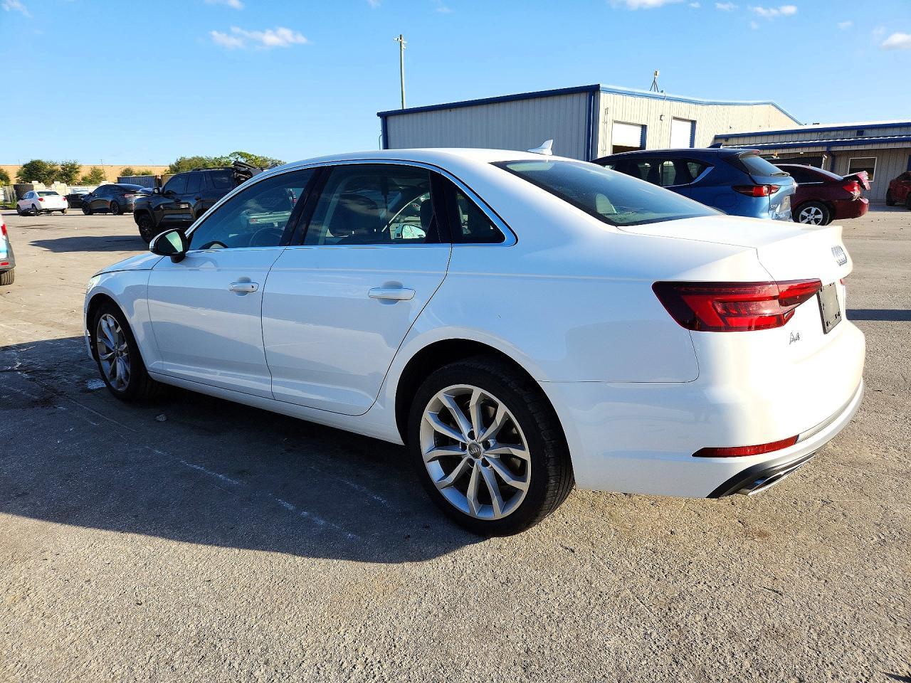 2019 Audi A4 Premium - zdjęcie 2