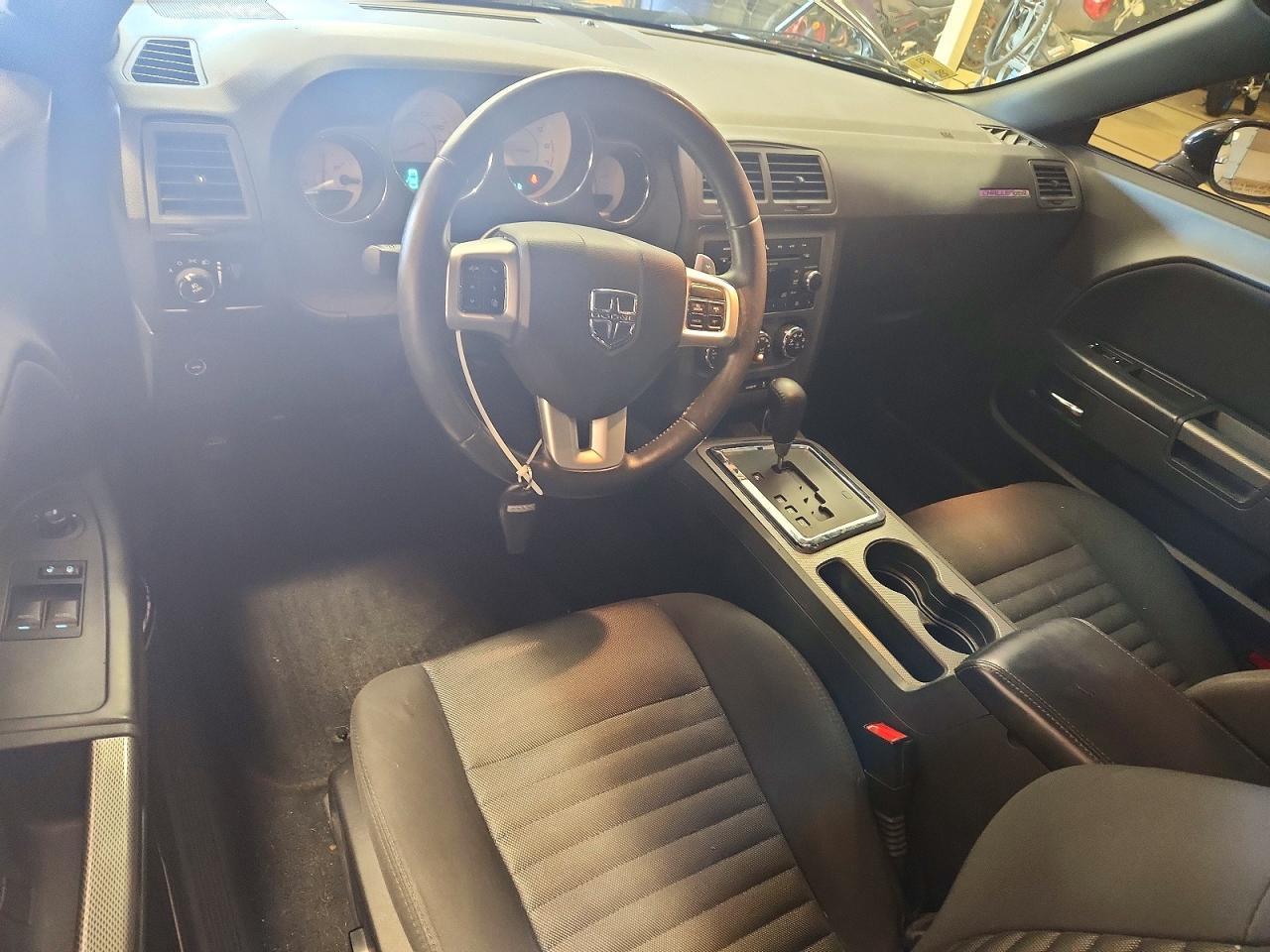 2014 Dodge Challenger R/T - zdjęcie 8