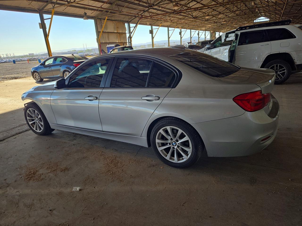 2018 BMW 320 I - zdjęcie 2