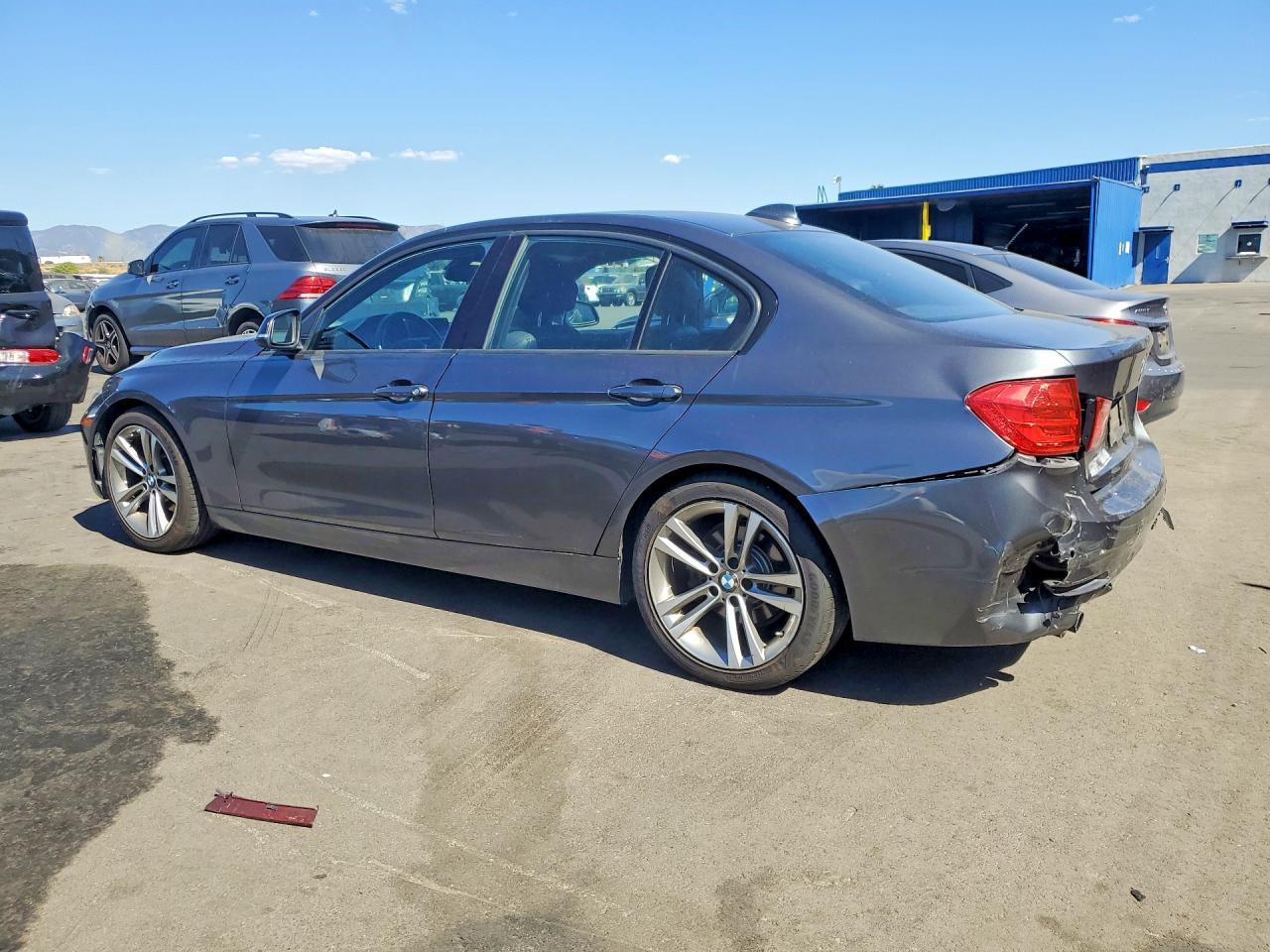 2013 BMW 328 I - zdjęcie 2