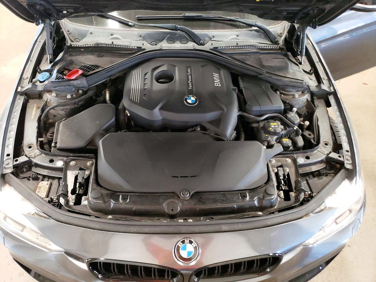2017 BMW Seria 3 330i - zdjęcie 11