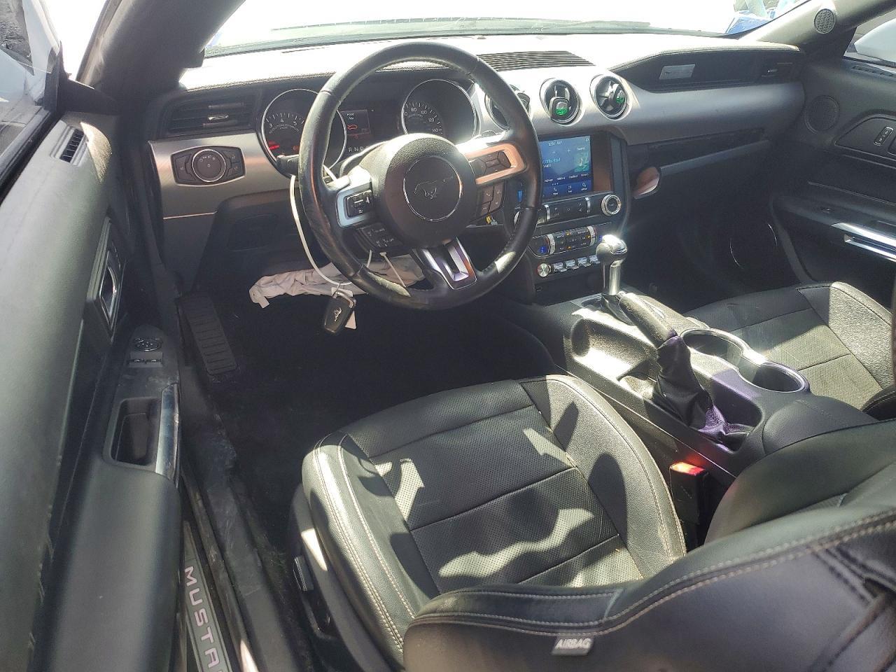 2019 Ford Mustang - zdjęcie 8