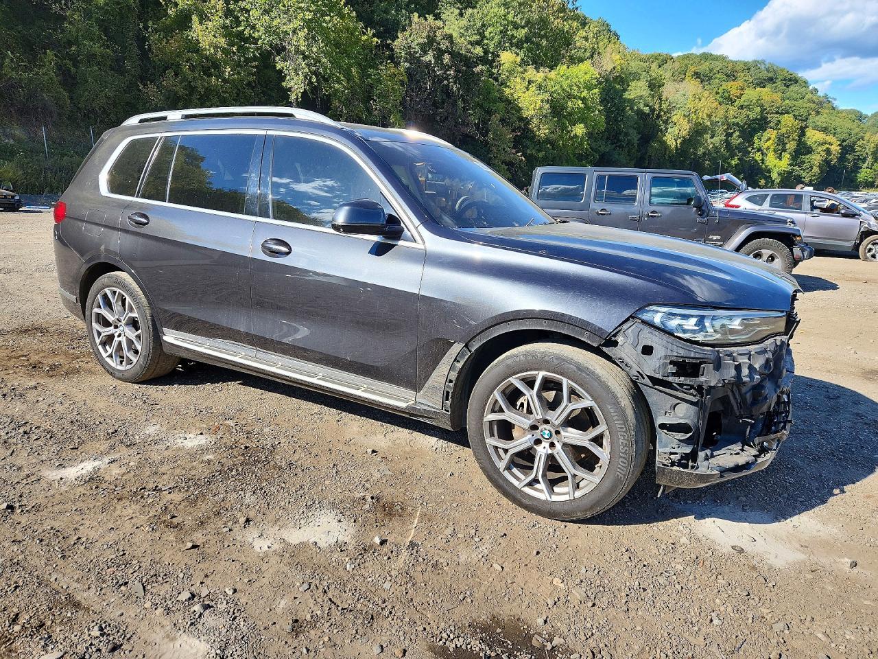 2021 BMW X7 xDrive40I - zdjęcie 4