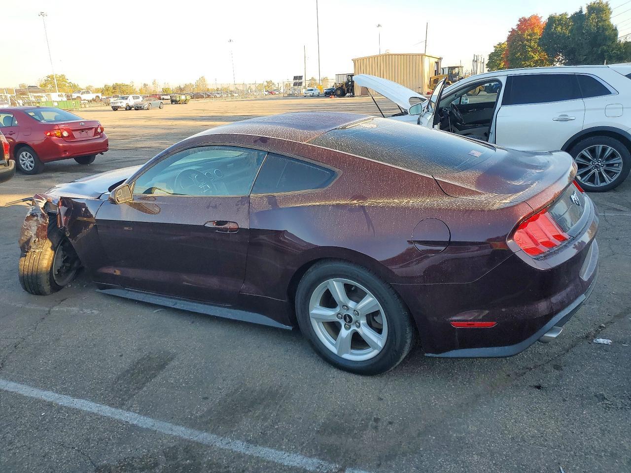 2018 Ford Mustang - zdjęcie 2