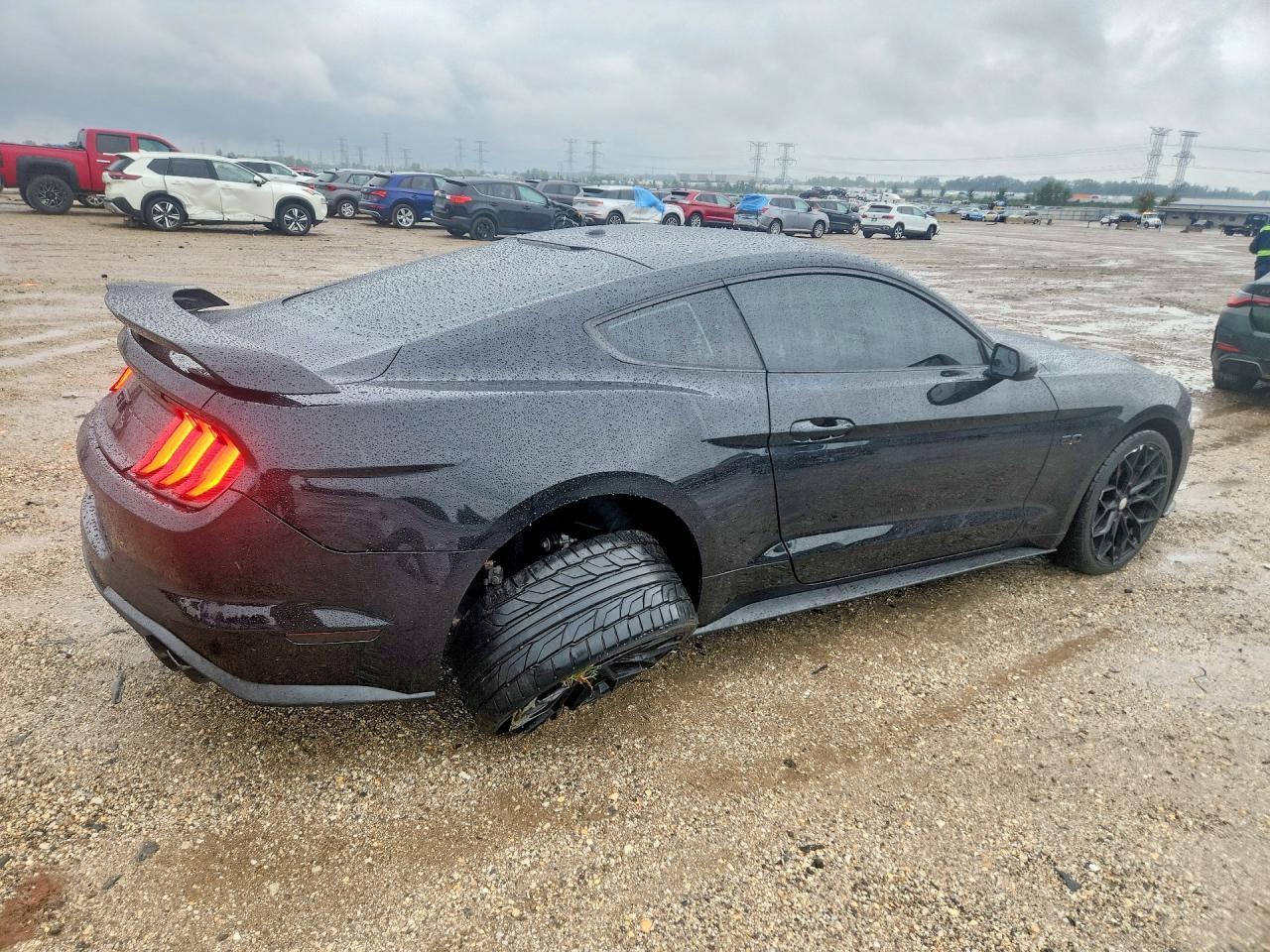 2019 Ford Mustang Gt - zdjęcie 3
