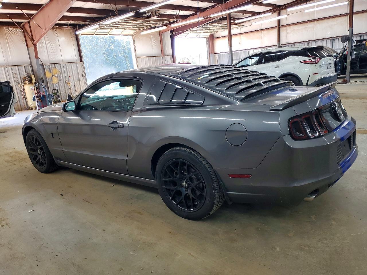 2014 Ford Mustang Base - zdjęcie 2
