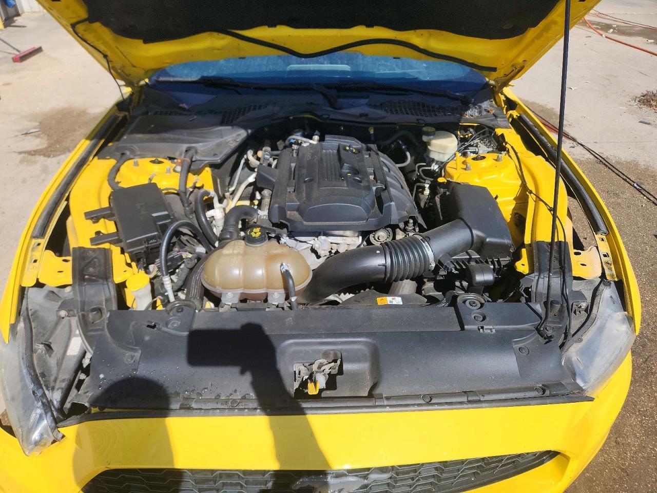 2016 Ford Mustang - zdjęcie 11