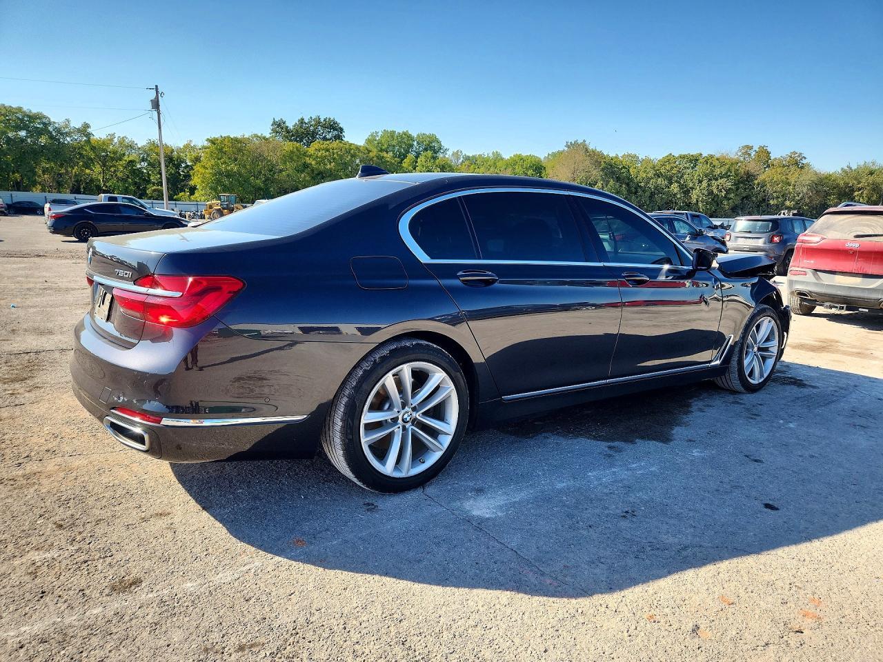 2017 BMW Seria 7 B7 - zdjęcie 3