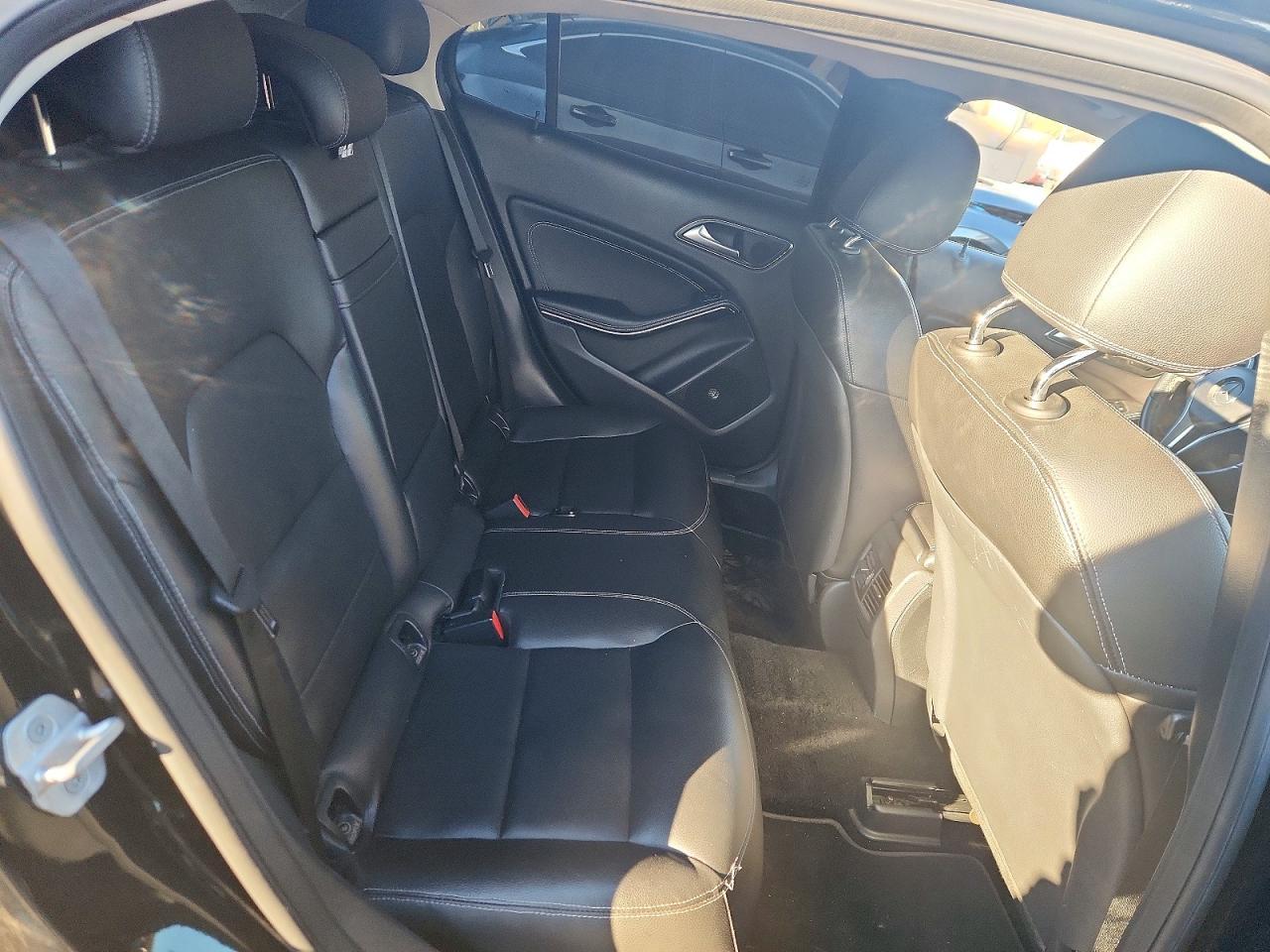 2015 Mercedes-Benz Gla 250 4Matic - zdjęcie 11