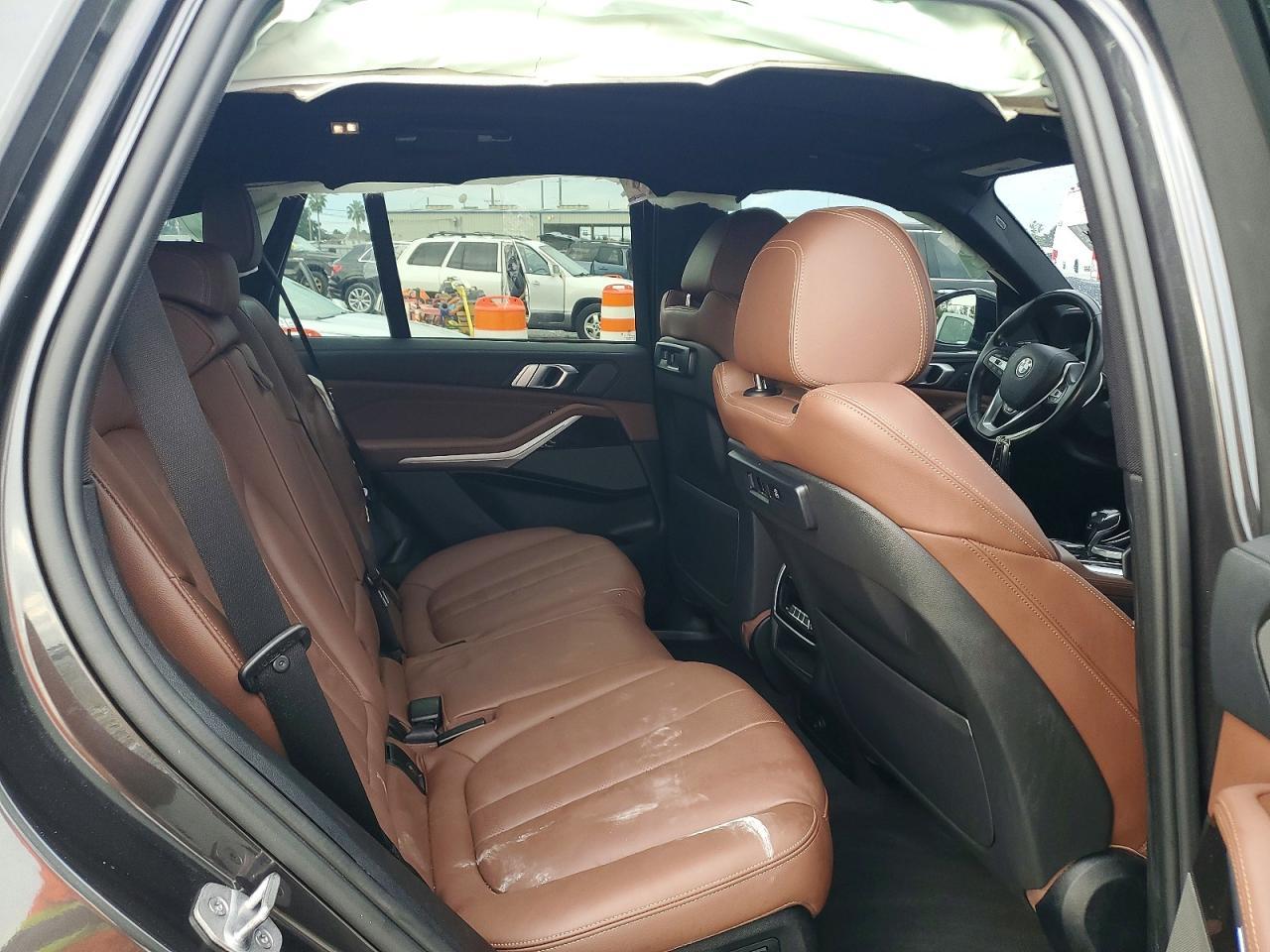 2021 BMW X5 xDrive40I - zdjęcie 11