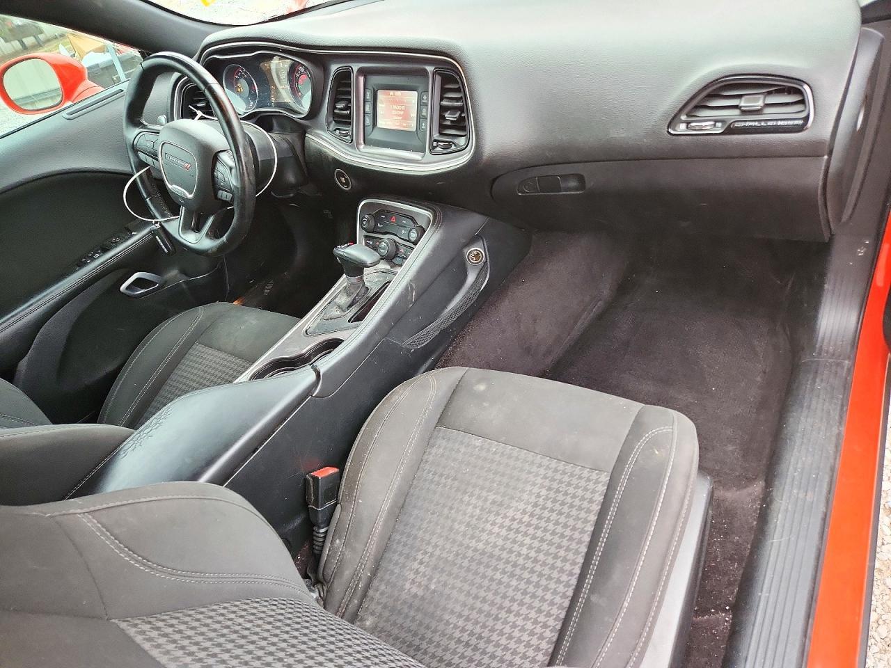 2016 Dodge Challenger Sxt - zdjęcie 8