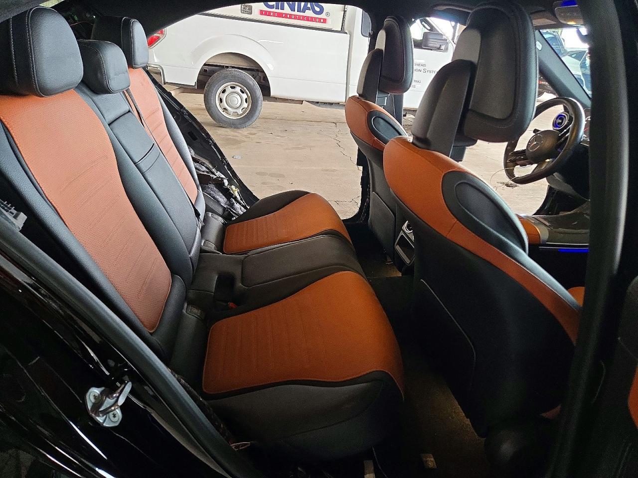2022 Mercedes-Benz C 300 4Matic - zdjęcie 10