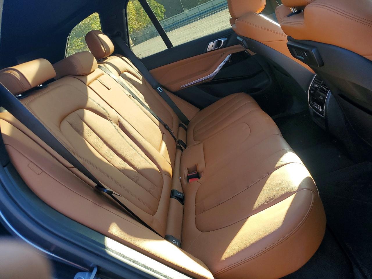 2021 BMW X5 xDrive40I - zdjęcie 11
