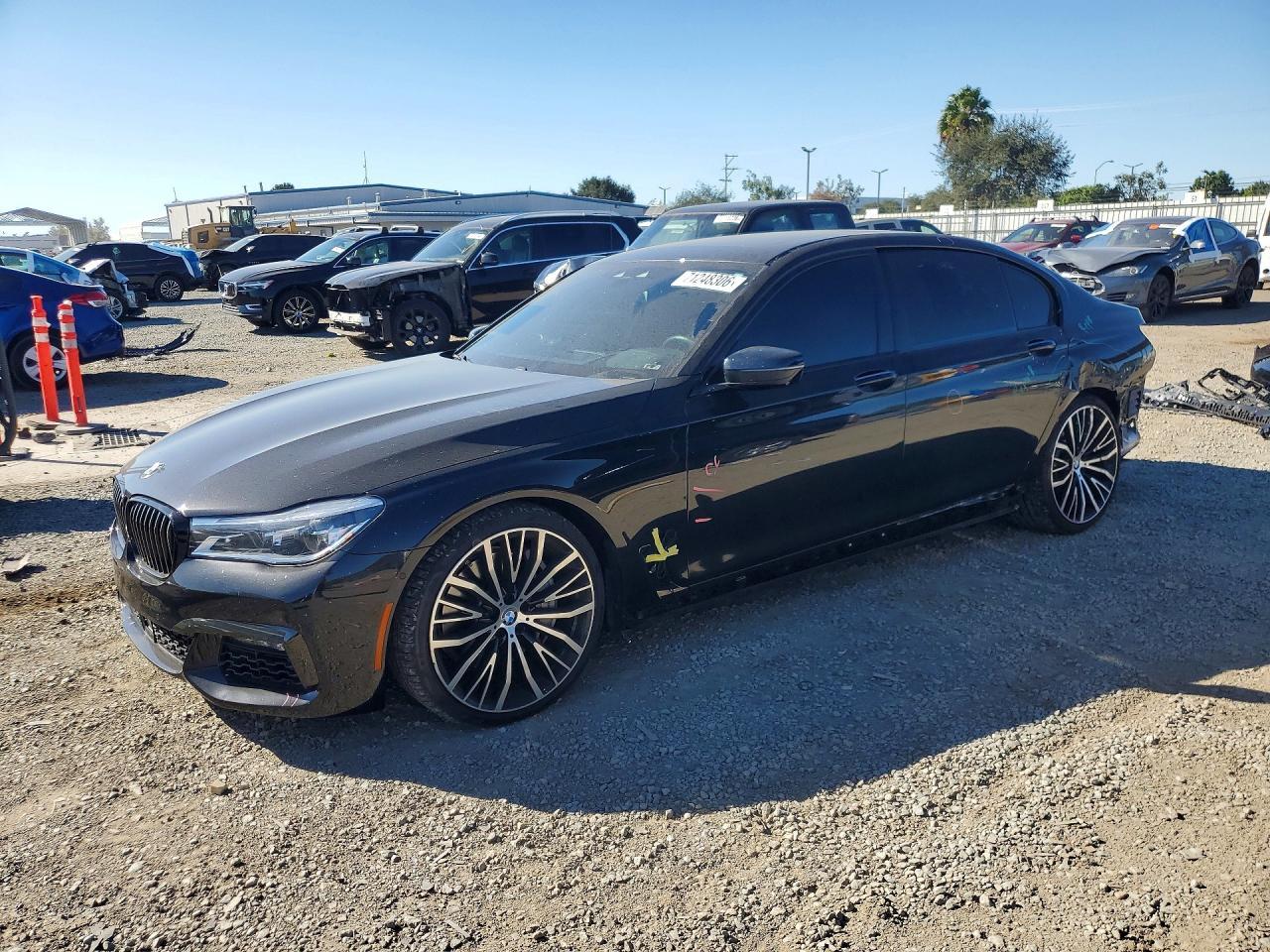 2019 BMW 750 I - zdjęcie główne