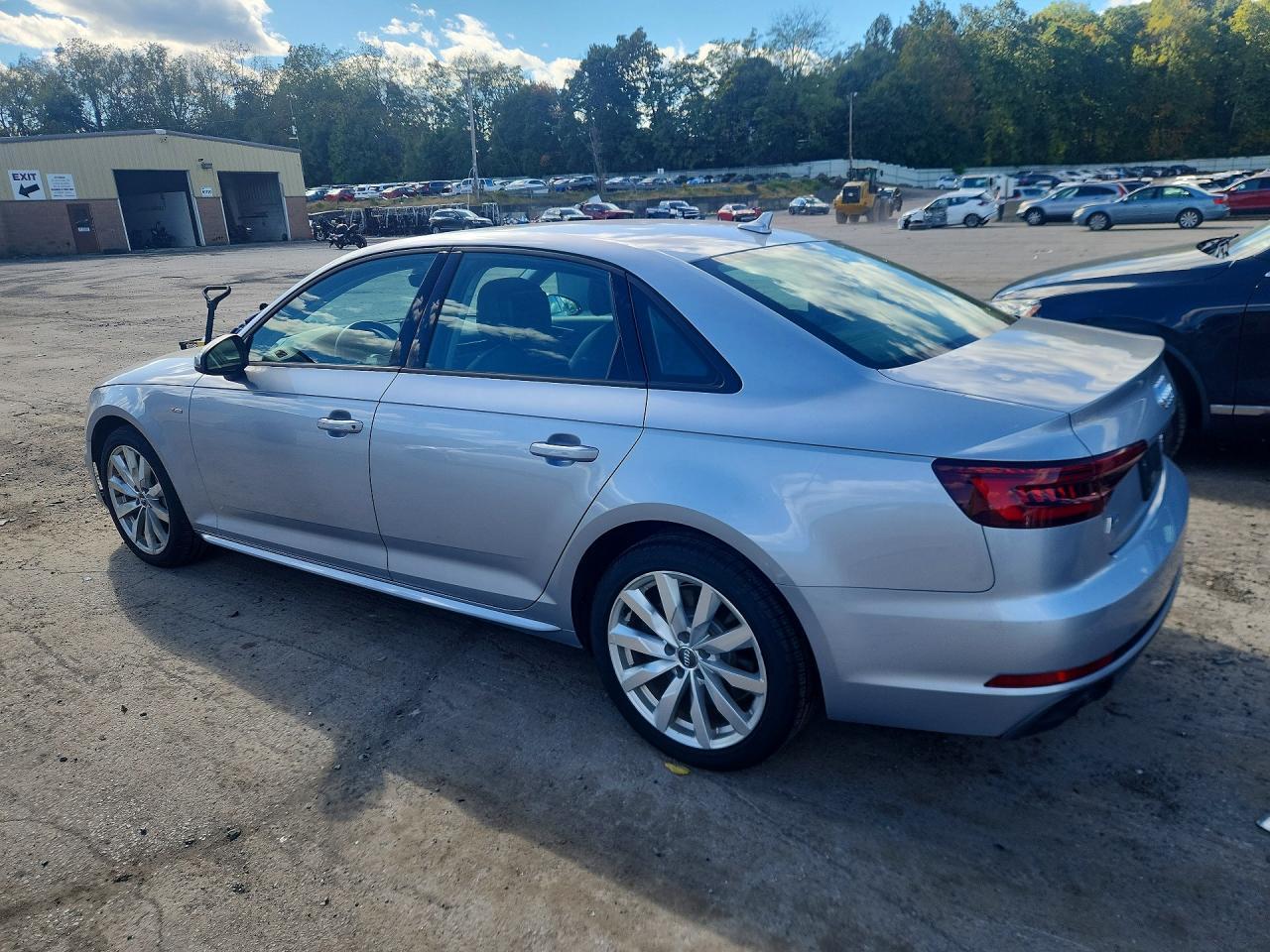 2018 Audi A4 Premium - zdjęcie 2