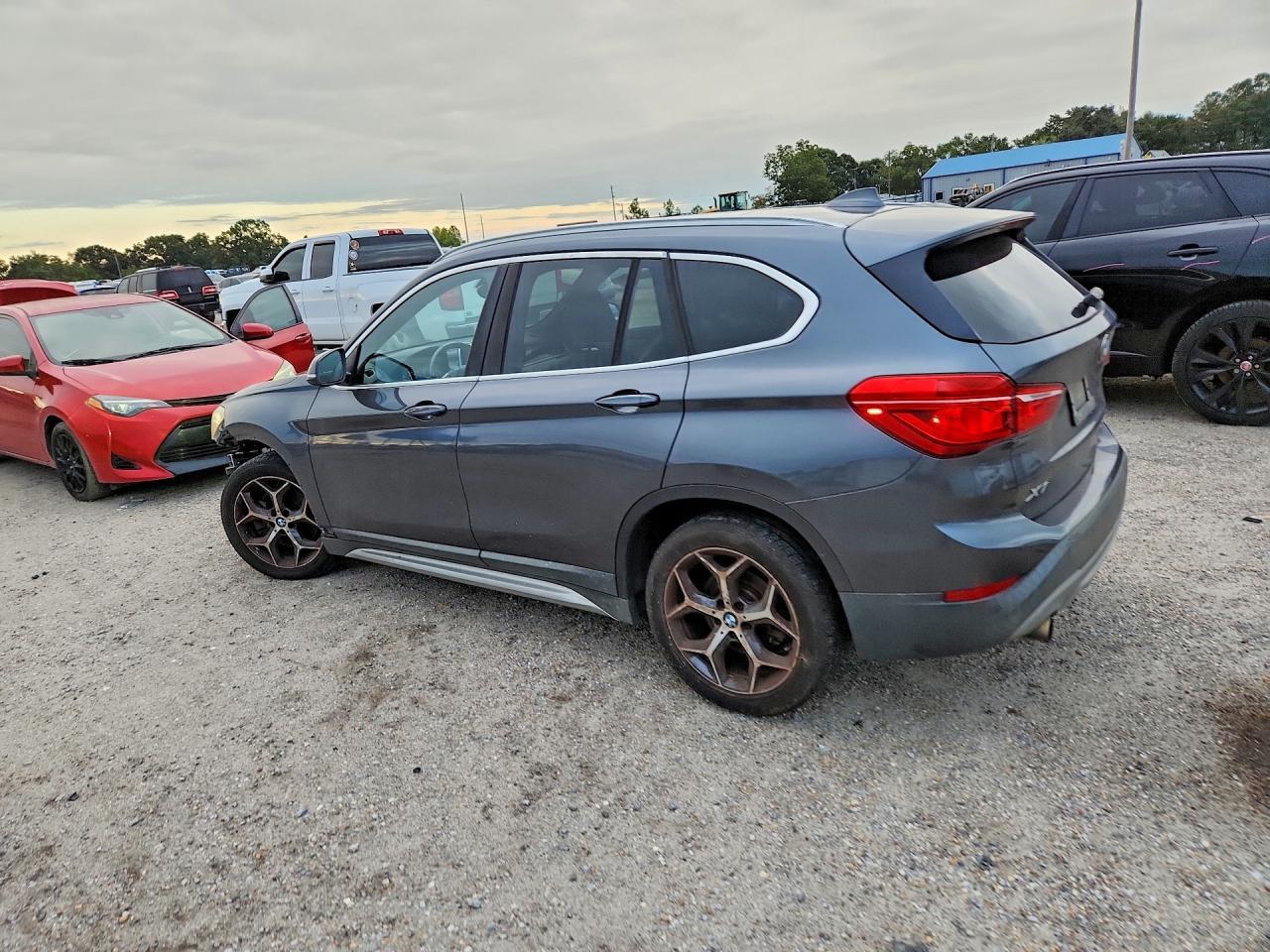 2019 BMW X1 xDrive28I - zdjęcie 2