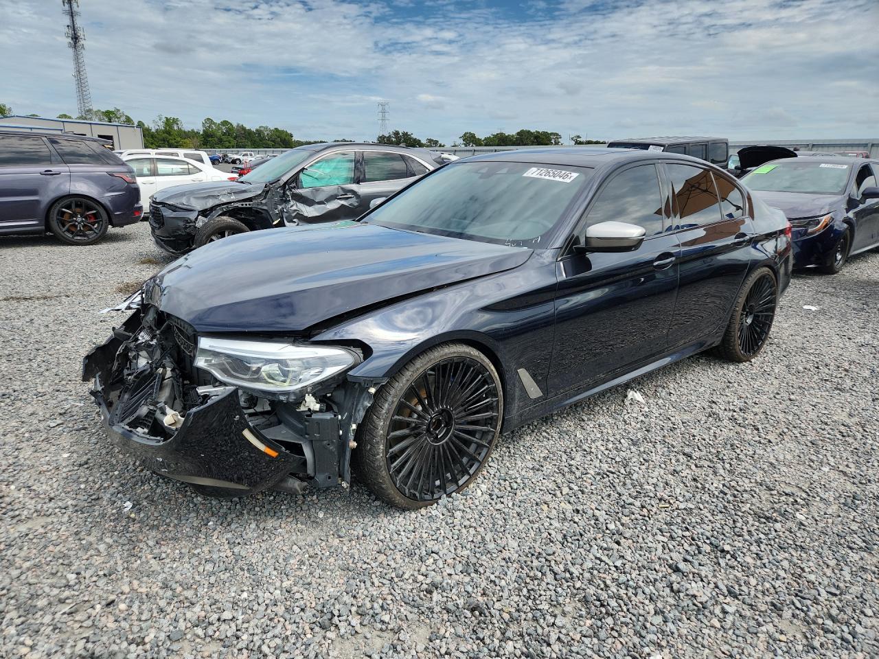 2019 BMW Seria 5 M550i - zdjęcie główne