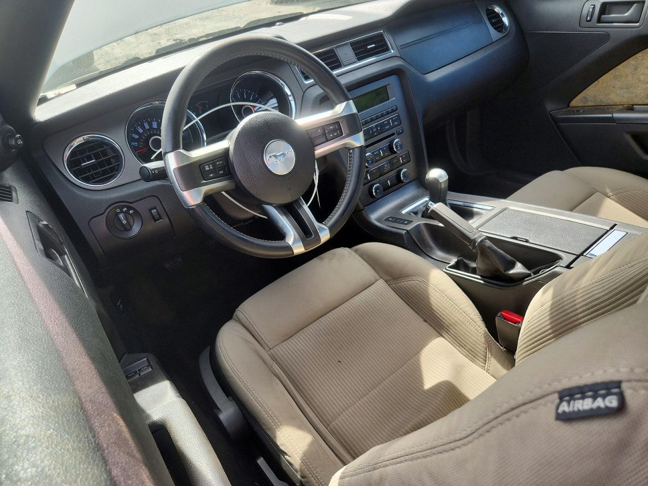 2014 Ford Mustang - zdjęcie 8