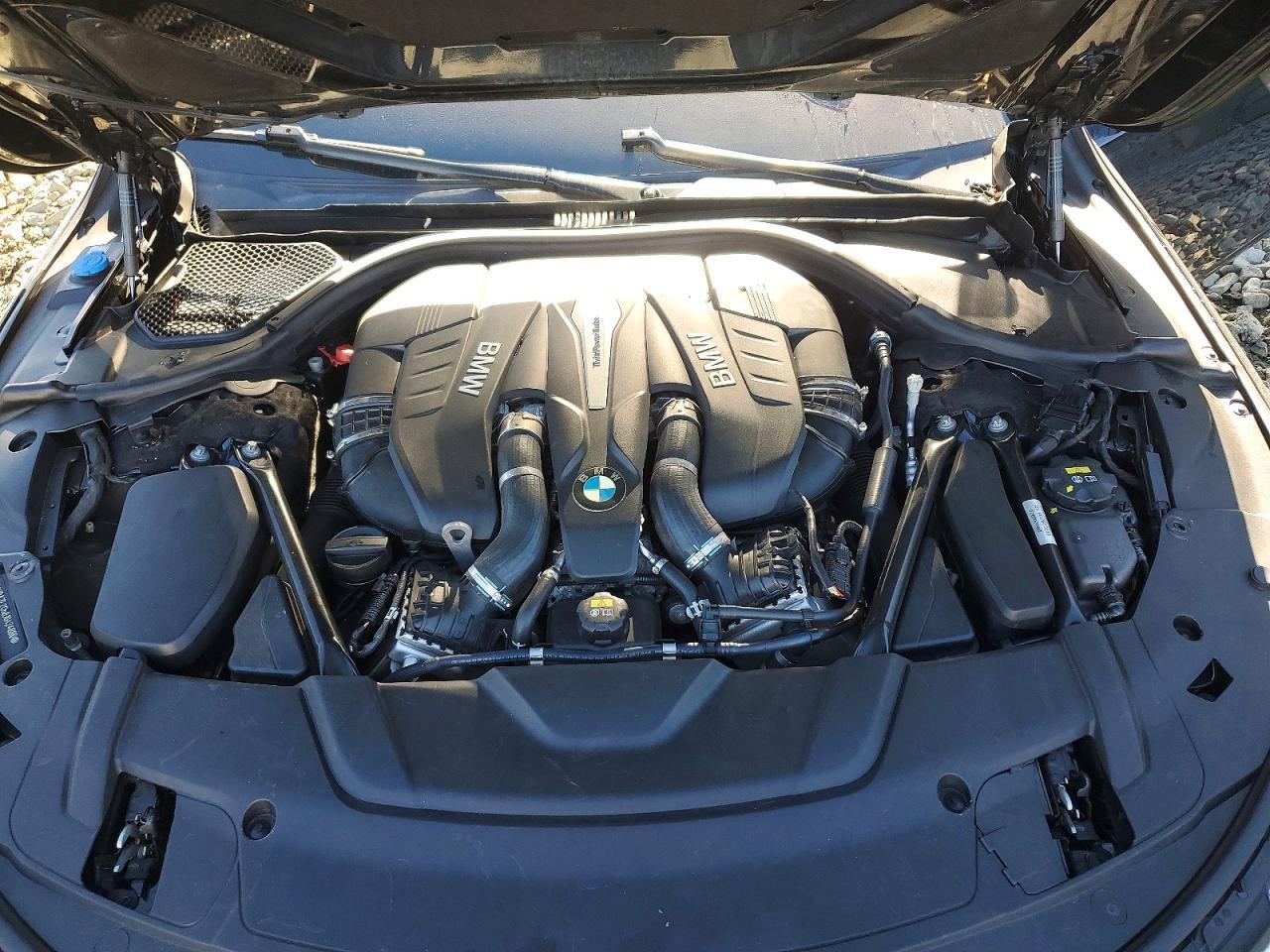 2018 BMW Seria 7 B7 - zdjęcie 11
