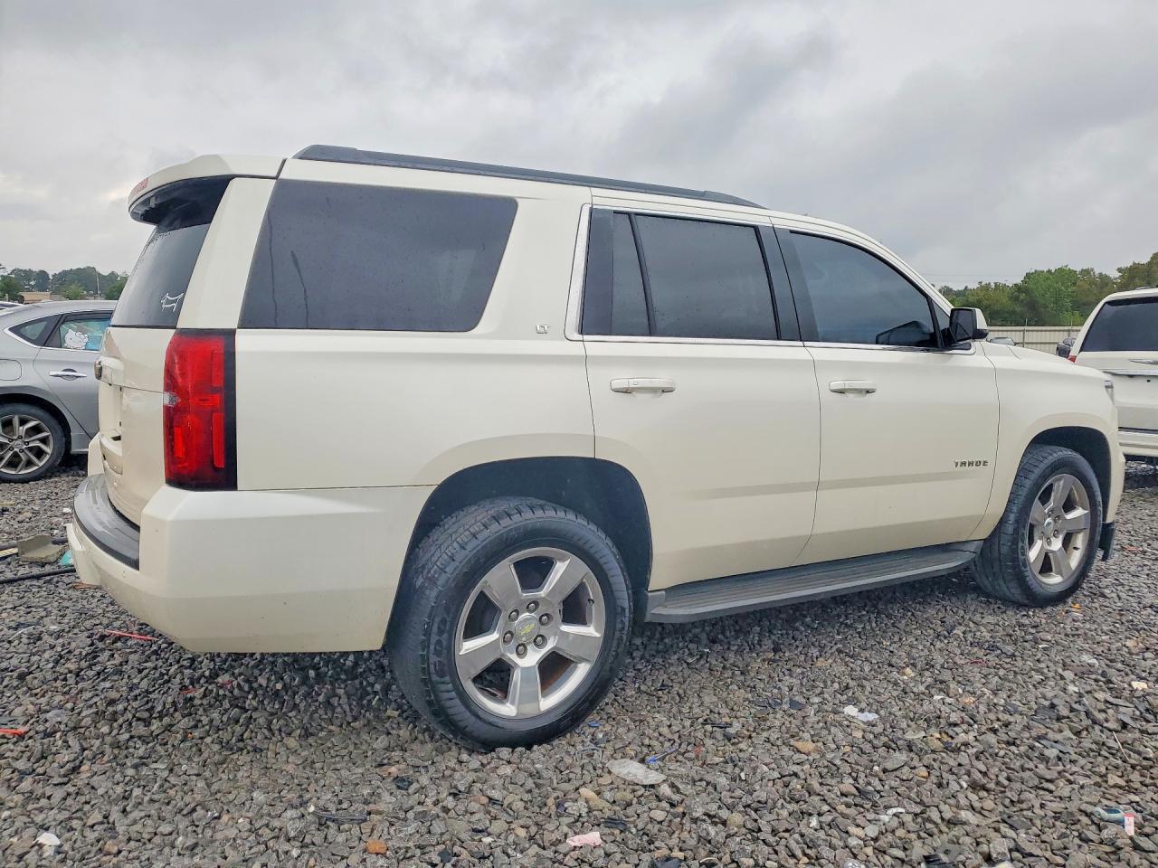 2015 Chevrolet Tahoe C1500 Lt - zdjęcie 3