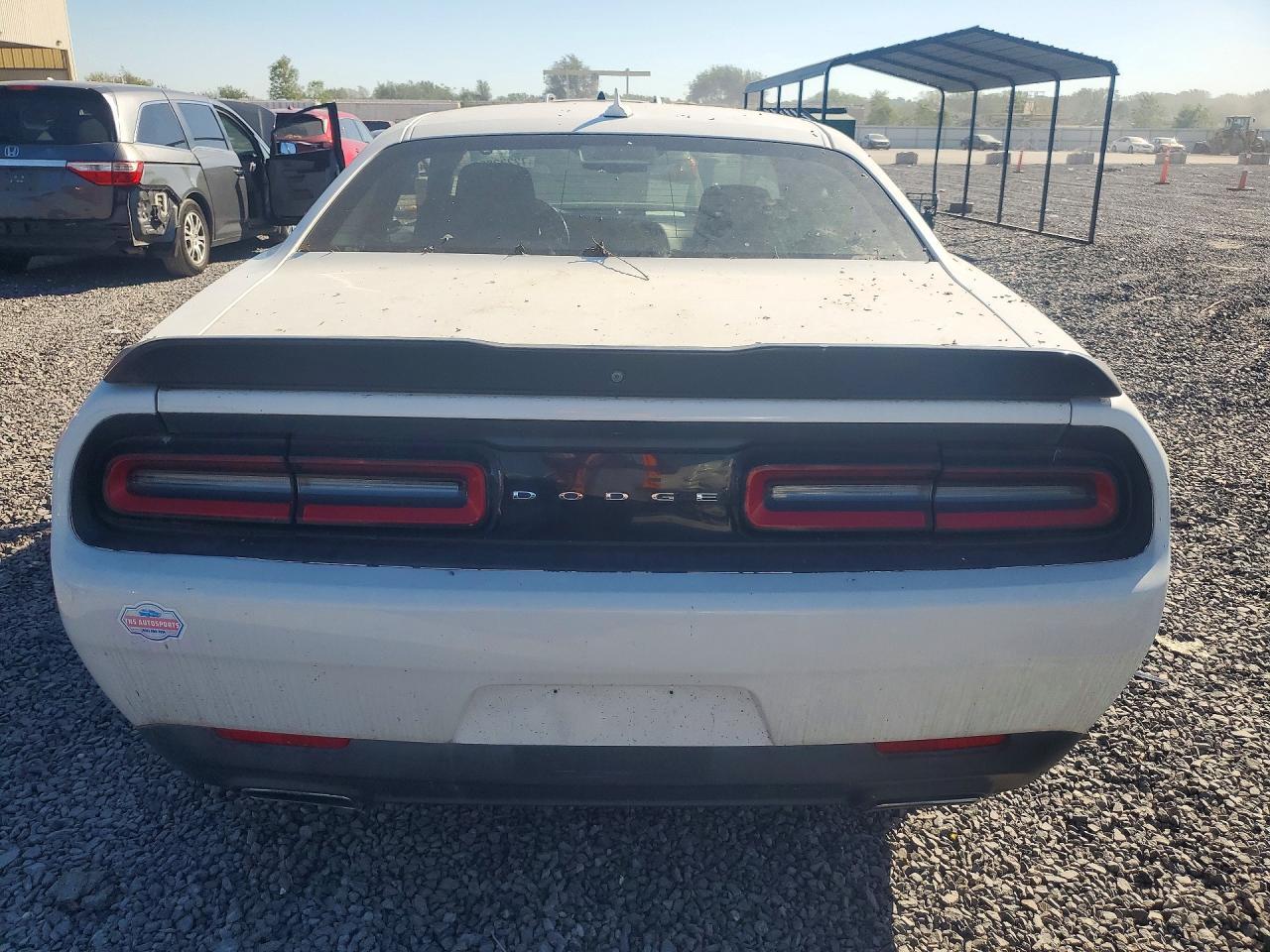 2016 Dodge Challenger Sxt - zdjęcie 6