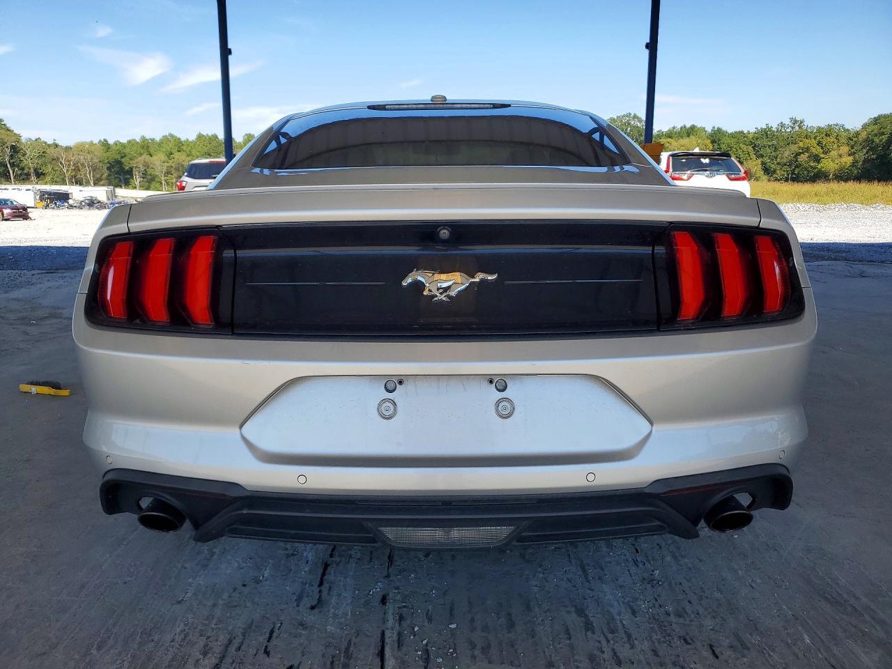 2019 Ford Mustang - zdjęcie 6