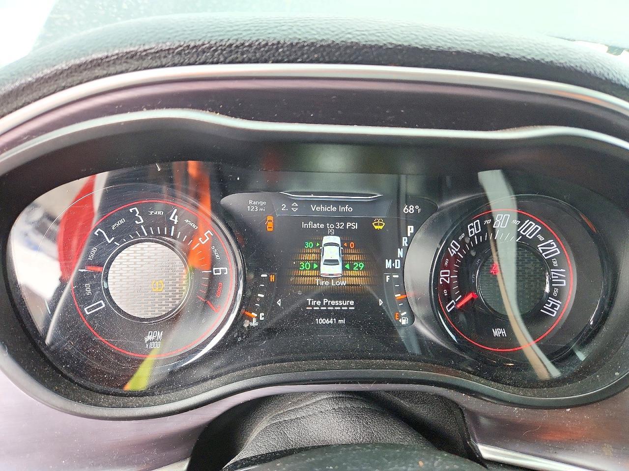 2017 Dodge Challenger Sxt - zdjęcie 9