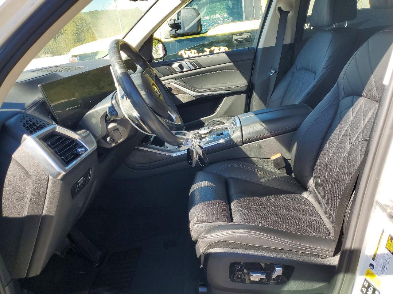 2023 BMW X7 xDrive40I - zdjęcie 7