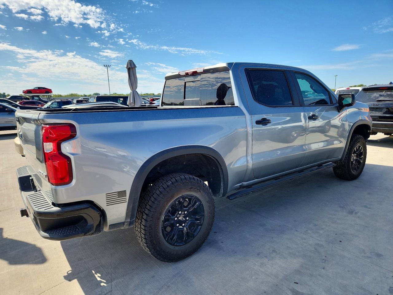 2023 Chevrolet Silverado K1500 Zr2 - zdjęcie 3